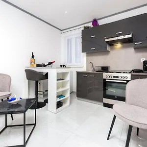 https://apartment-leo-rovinj.in-istria.net